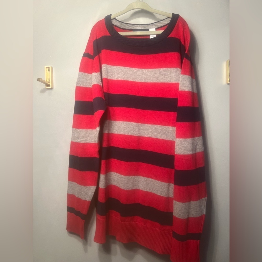 Place Striped Sweater in Red and Gray with Long Sleeves and Round Neckline